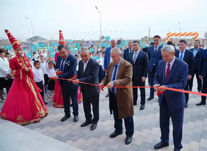 В ЧЕСТЬ ДНЯ РЕСПУБЛИКИ В ТУРКЕСТАНСКОЙ ОБЛАСТИ ОТКРЫЛАСЬ ЕЩЁ ОДНА ШКОЛА (4)