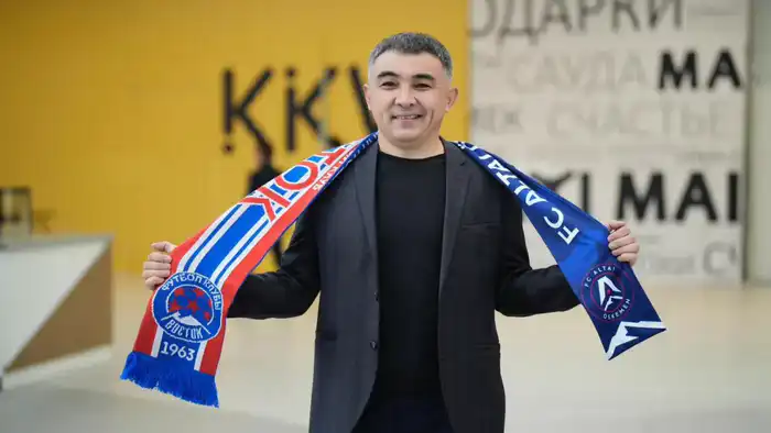 Аким области поздравил футболистов клуба «Алтай» с выходом в Премьер-лигу (5)