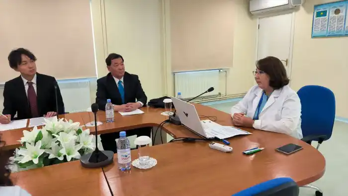 В КАЗАХСТАНЕ ВПЕРВЫЕ ПРОВЕДЕНО ЛЕЧЕНИЕ ДЕТЕЙ МЕТОДОМ ЛАЗЕРНОЙ ЛИТОТРИПСИИ (2)