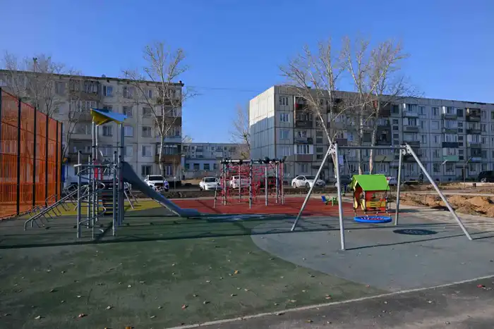 В Семее в микрорайоне «Юность» строится современное общественное пространство (2)