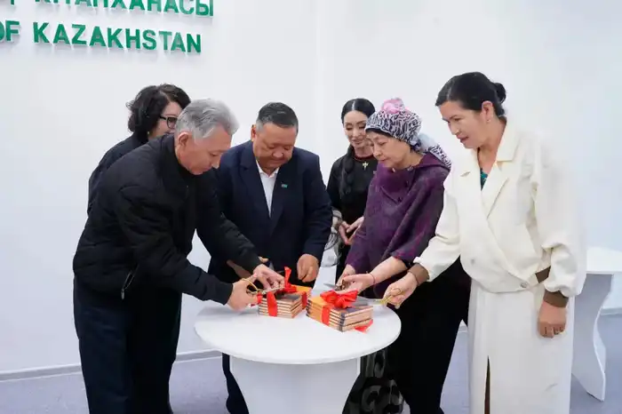 Презентация поэтического сборника Лауры Палман «Бұрым-Жыр» состоялась в Национальной библиотеке РК (2)