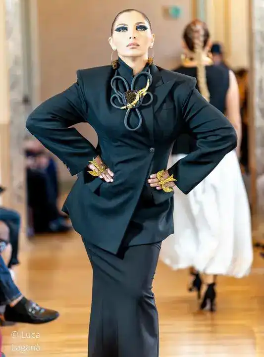 Карагандинский уголь на подиуме Милана: дизайнер Ольга Целлер представила необычную коллекцию украшений (5)