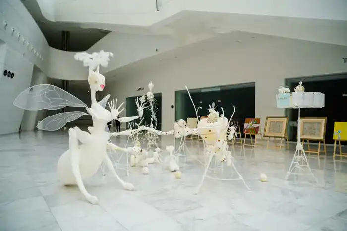 Современное искусство Центральной Азии: в Астане проходит выставка-ярмарка (2)