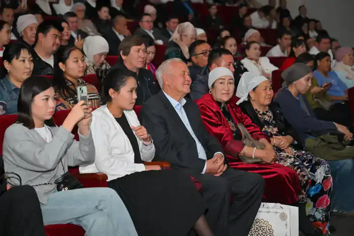 В Шымкенте был показан спектакль «Абай айтқан «Еңлік-Кебек» (7)