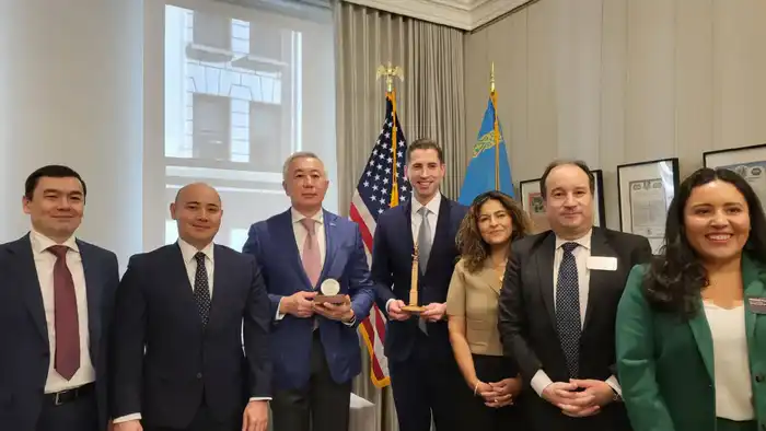 Серик Жумангарин посетил Нью-Йоркскую фондовую биржу (2)