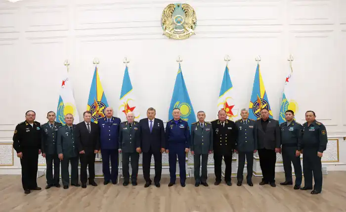 Министр обороны встретился с ветеранами Вооруженных сил (2)