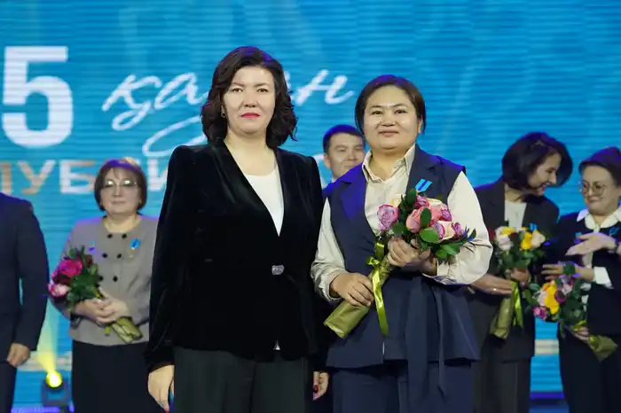 В канун Дня Республики работники сферы образования были удостоены государственных наград (2)