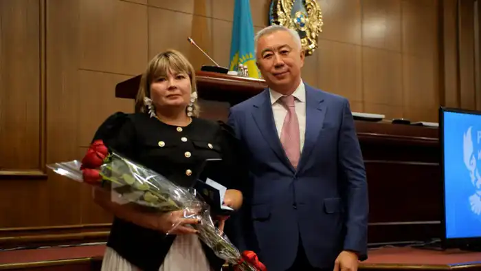 В МНЭ прошла торжественная церемония ко Дню Республики (8)