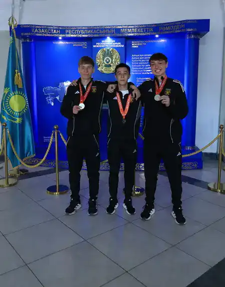 Карагандинская команда «Шахтёр-М» завоевала серебро первенства Казахстана по футболу (7)