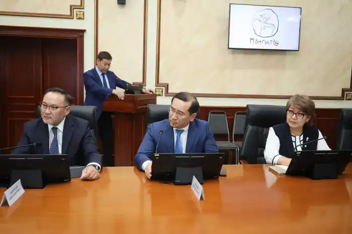 В Мангистау обсудили развитие сферы здравоохранения и актуальные вопросы (2)