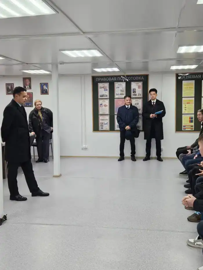 Омбудсмен посетил граждан Казахстана в Центре временного содержания иностранных граждан МВД РФ (3)