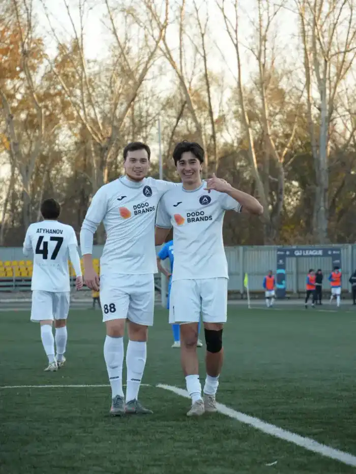 Впервые за 15 лет футбольный клуб ВКО вышел в Премьер-лигу (5)