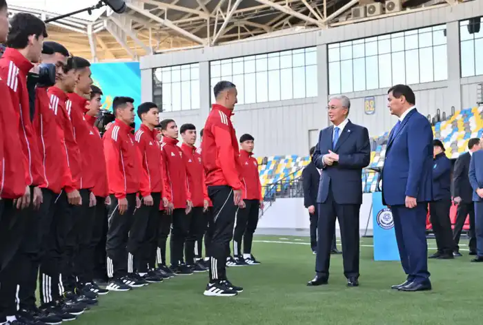 Глава государства посетил Центральный стадион в Кызылорде (2)
