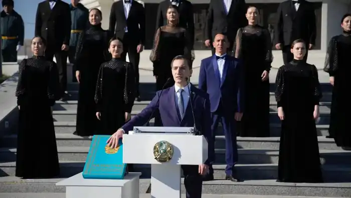 В ВКО прошла церемония поднятия Государственного флага (3)