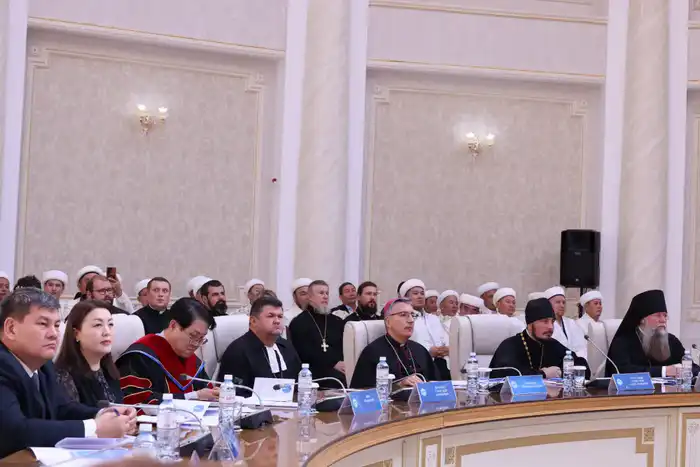 В области Жетісу состоялся республиканский форум религиоведов и руководителей религиозных объединений (4)