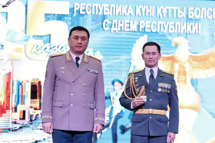 Вручены награды военнослужащим Национальной гвардии (4)