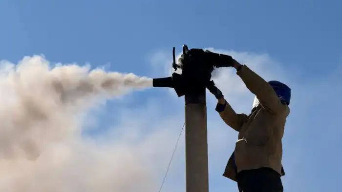 В области Жетісу свыше 2 тысяч датчиков устанавливают в домах социально уязвимых семей (2)