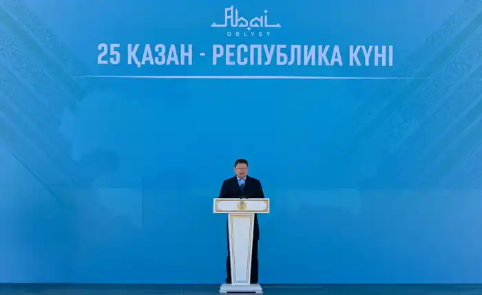 В День Республики в Семее открылся новый парк (2)