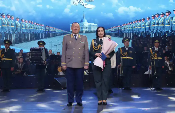 Министр обороны вручил государственные и ведомственные награды военнослужащим Вооруженных сил (8)