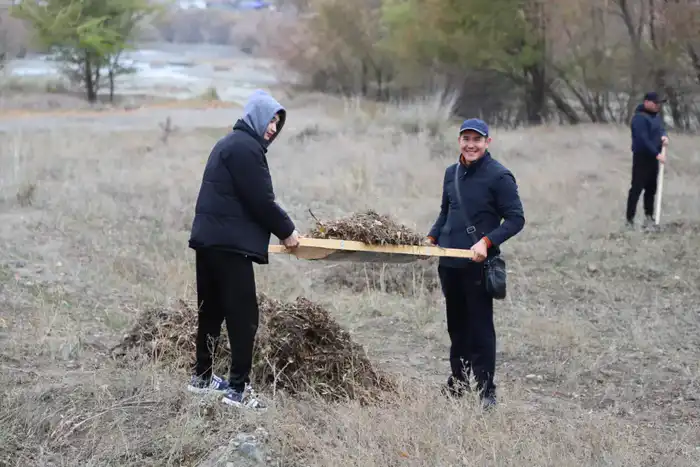 «Таза Қазақстан»: в Жетісу провели субботник в преддверии празднования Дня Республики (2)