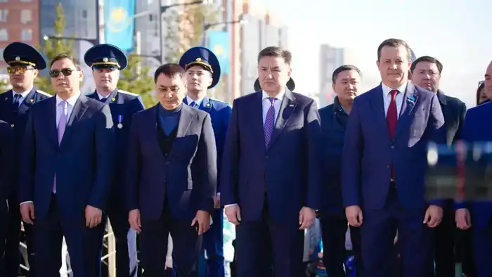 В ВКО прошла церемония поднятия Государственного флага (4)