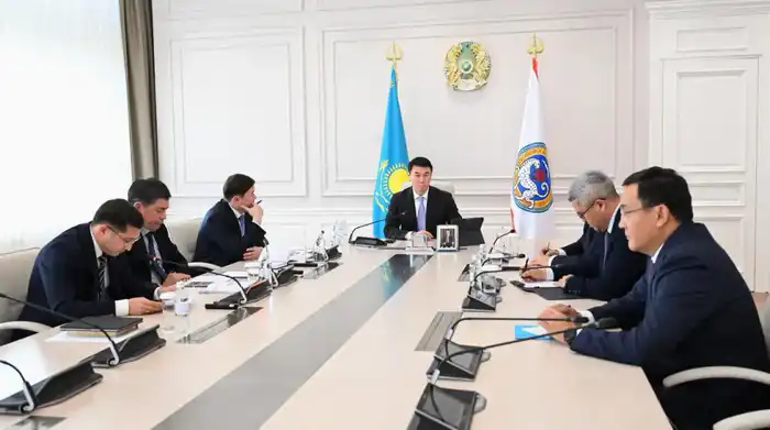 Аким Алматы призвал усилить контроль за чистотой и оперативность реагирования на обращения граждан (4)