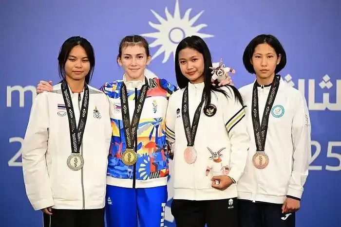 Руслан Есеналин поздравил Анелю Цой, представлявшую сборную Астаны на III юношеских Азиатских играх в Манаме (Бахрейн) (2)