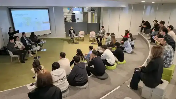 Smart City, ИИ и кибербезопасность: интеллектуальную сессию провели эксперты для столичных студентов (10)