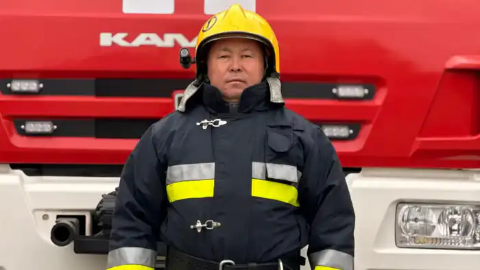 30-летие МЧС: опоры и хранители службы — капитан Улан Нурбеков и старшина Равиль Шарафудинов (2)