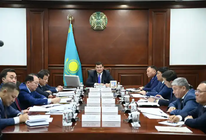 Обсуждены итоги социально-экономического развития и исполнения республиканского бюджета (4)