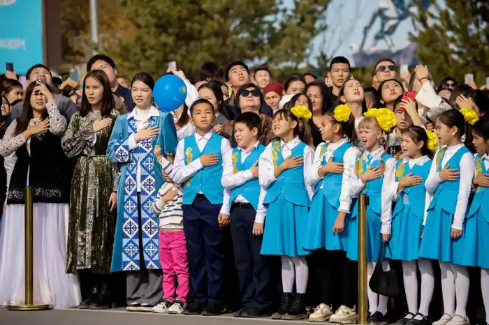 Флаг над Конаевом, награды, молодежь и вдохновение: как отметили День Республики в Алматинской области (3)