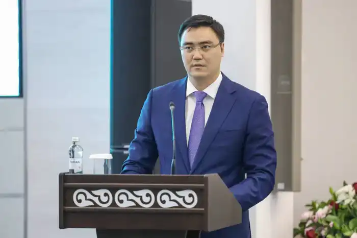 В Министерстве промышленности и строительства провели торжественную церемонию в честь Дня Республики (7)