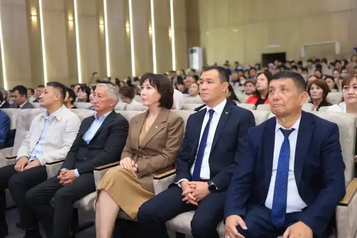 Подготовка молодых специалистов: в Шымкенте стартовала форсайт-сессия (7)