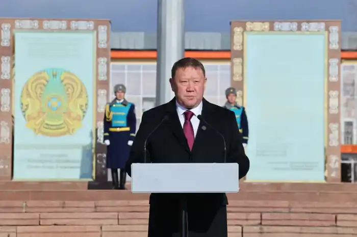 В Рудном состоялась торжественная церемония поднятия Государственного Флага Республики Казахстан в честь Дня Республики (4)