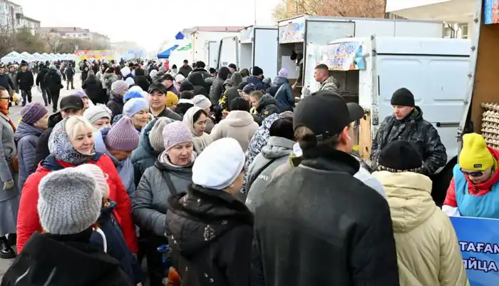 В областном центре прошла традиционная сельскохозяйственная ярмарка ко Дню Республики (8)