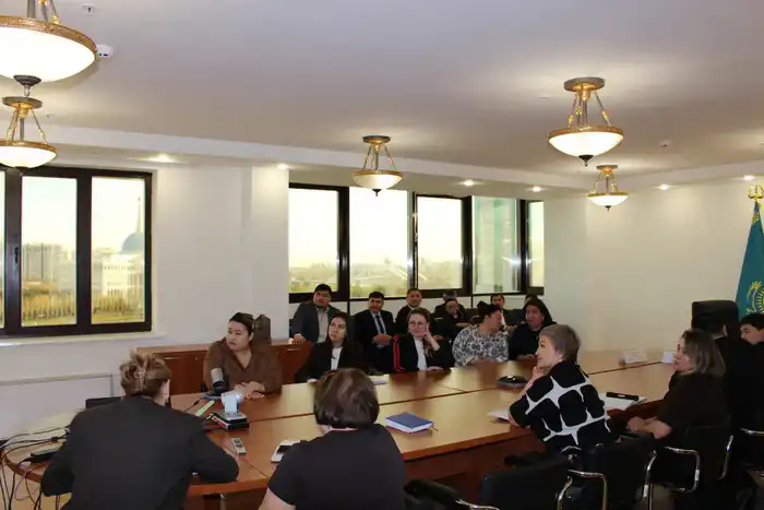 Вопросы уровня жизни и труда изучили слушатели АГУ (2)