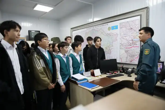 Когда служба – наука: школьники посетили технологический парк Национального университета обороны (3)