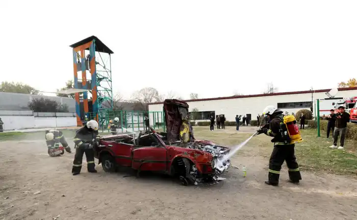 Аким Алматы ознакомился с деятельностью специализированного отряда ДЧС (3)