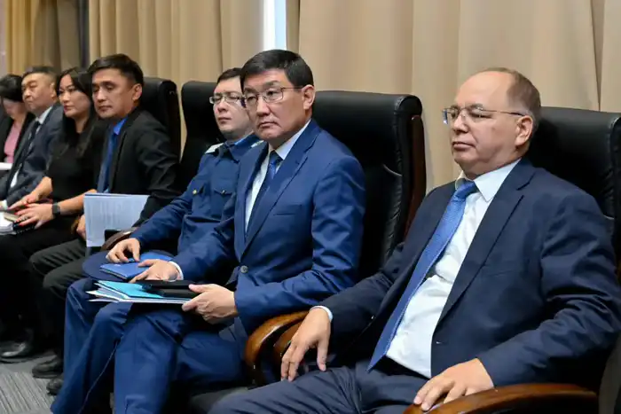 Состоялась внеочередная сессия областного маслихата (5)