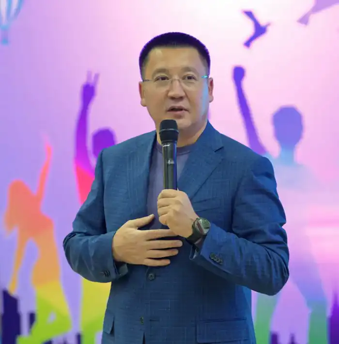 Открытый диалог с молодёжью: в Павлодаре вручили премий «Тәуелсіздік ұрпақтары» и «Kasip Zhuldyzy 2025» (3)