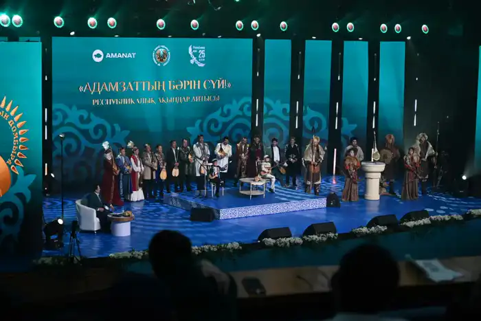 Победителей республиканского айтыса наградили в Астане (2)