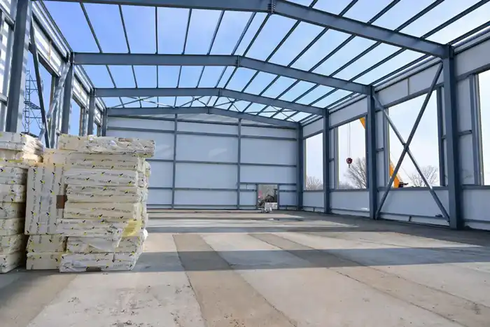 Аким области ознакомился со строительством физкультурно-оздоровительного комплекса в Семее (2)