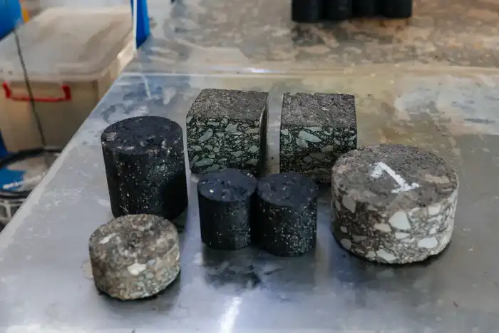 В Атырау лаборатория по контролю качества дорог планирует внедрить метод проектирования асфальтобетонного покрытия (2)