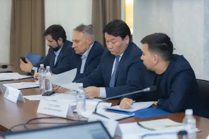 Биржевая торговля и маркировка лекарств в центре обсуждения (5)