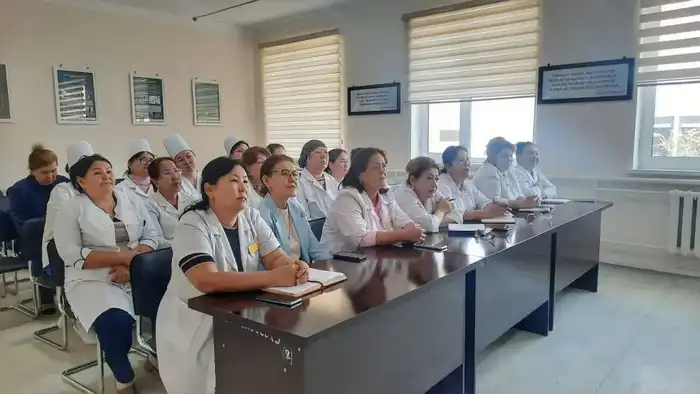 Специалисты КНЦДИЗ поделились опытом и провели приём более 100 пациентов в г. Нукус (4)