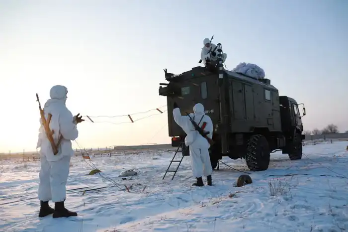 В Вооруженных силах отмечают День военного связиста (6)