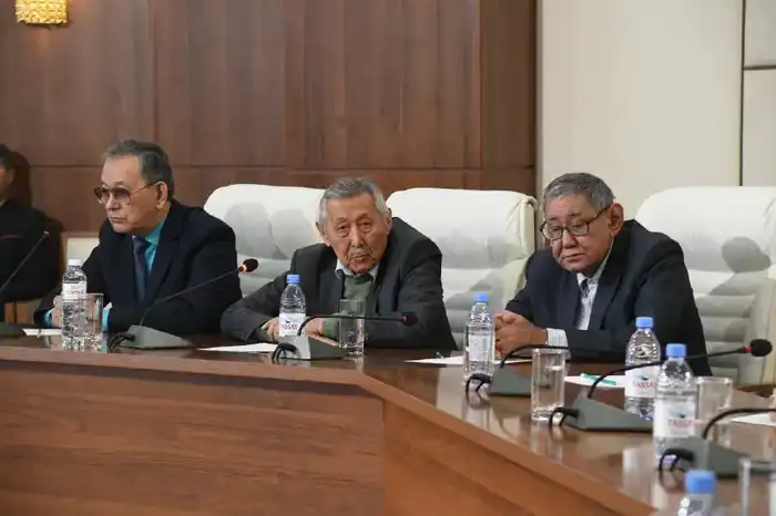 День Республики: в Астане прошла встреча писателей (5)