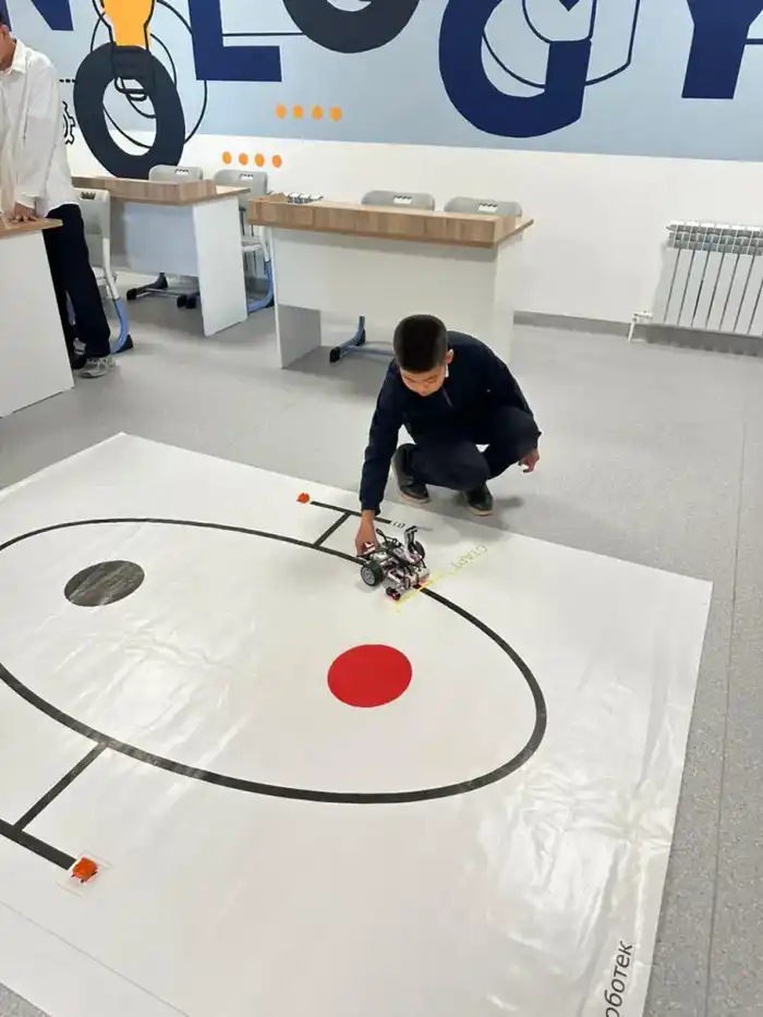 В области Абай в новой школе «Келешек мектеп» прошёл день открытых дверей в необычном формате (2)