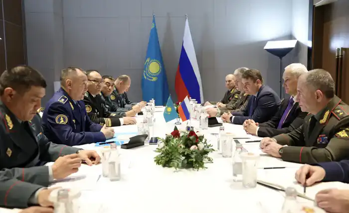Министр обороны Казахстана провел переговоры с коллегами из России и Беларуси (6)