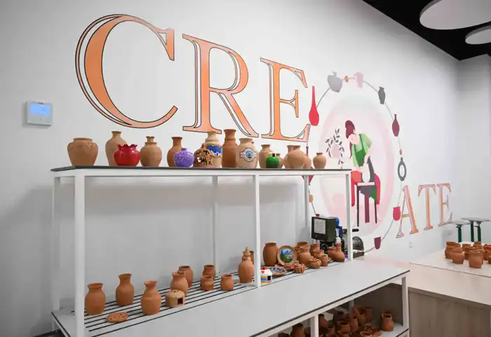 Глава государства ознакомился с деятельностью творческо-инновационной академии «Сыр жұлдыздары» (4)